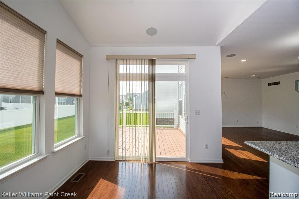 518 GOODRICH, Wixom, MI — Photo 17