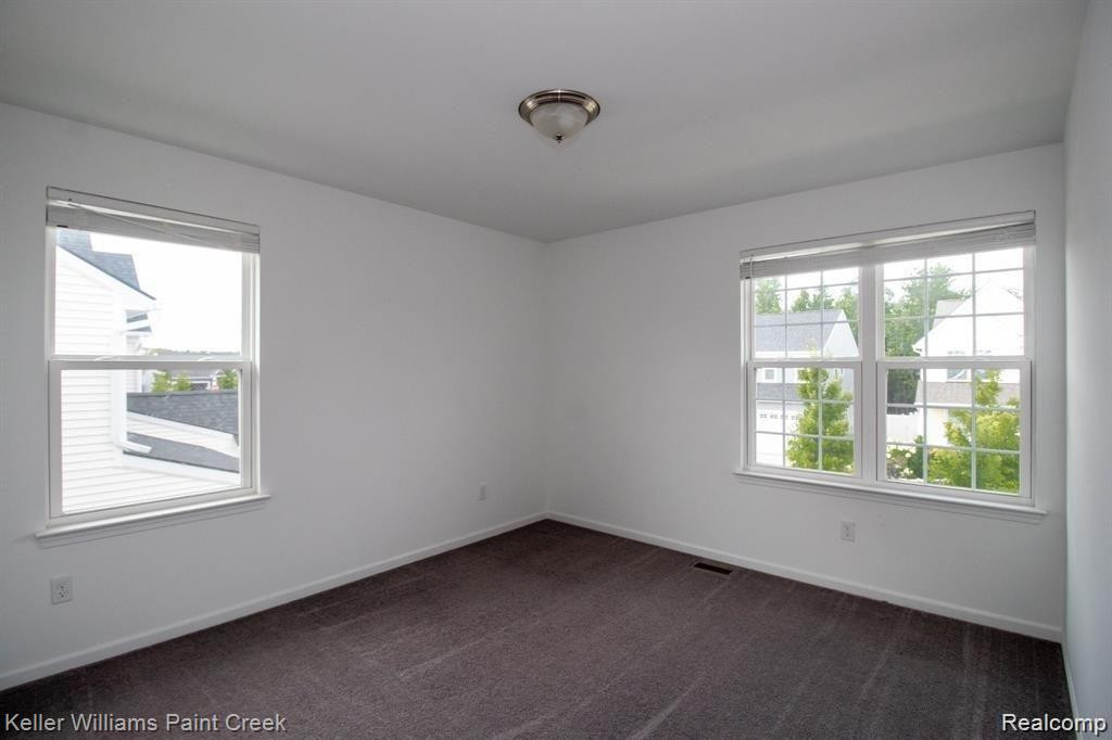 518 GOODRICH, Wixom, MI — Photo 18