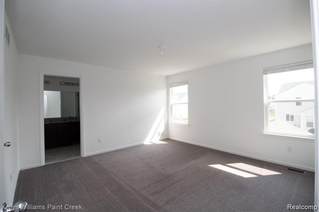 518 GOODRICH, Wixom, MI — Photo 20
