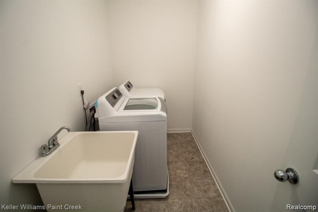 518 GOODRICH, Wixom, MI — Photo 23