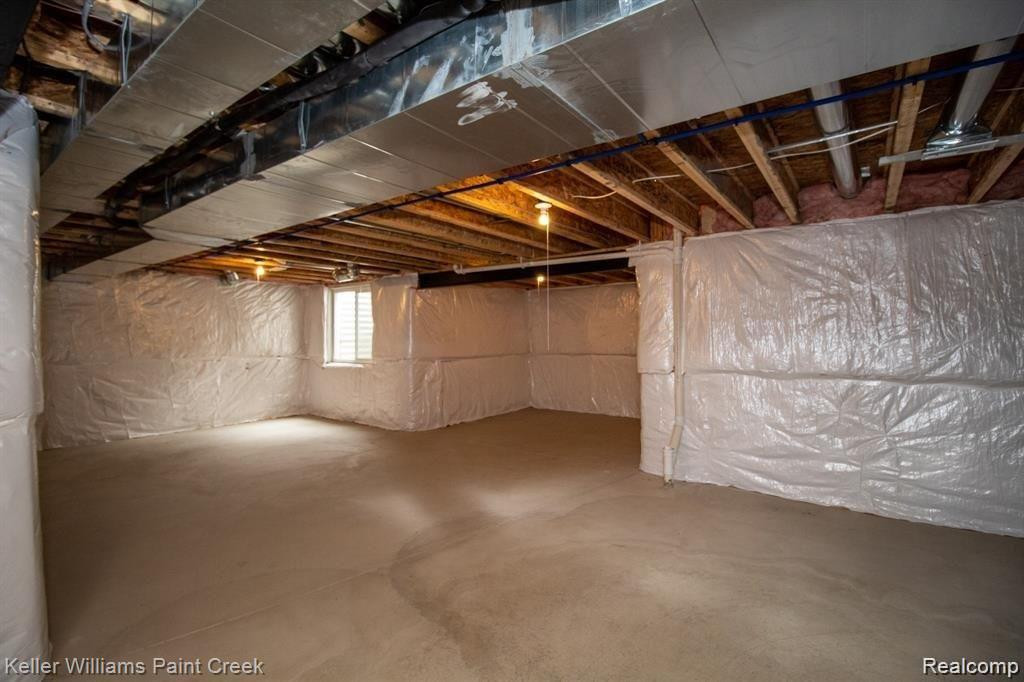 518 GOODRICH, Wixom, MI — Photo 24