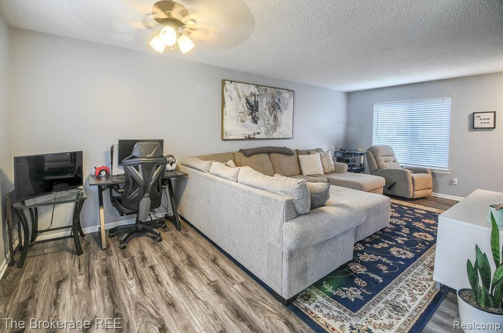 5360 TALL OAKS Drive, Grand Blanc, MI 48507 — Photo 3