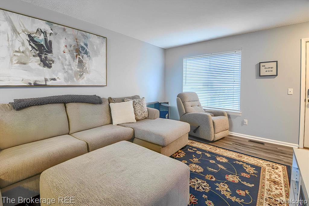 5360 TALL OAKS Drive, Grand Blanc, MI 48507 — Photo 5