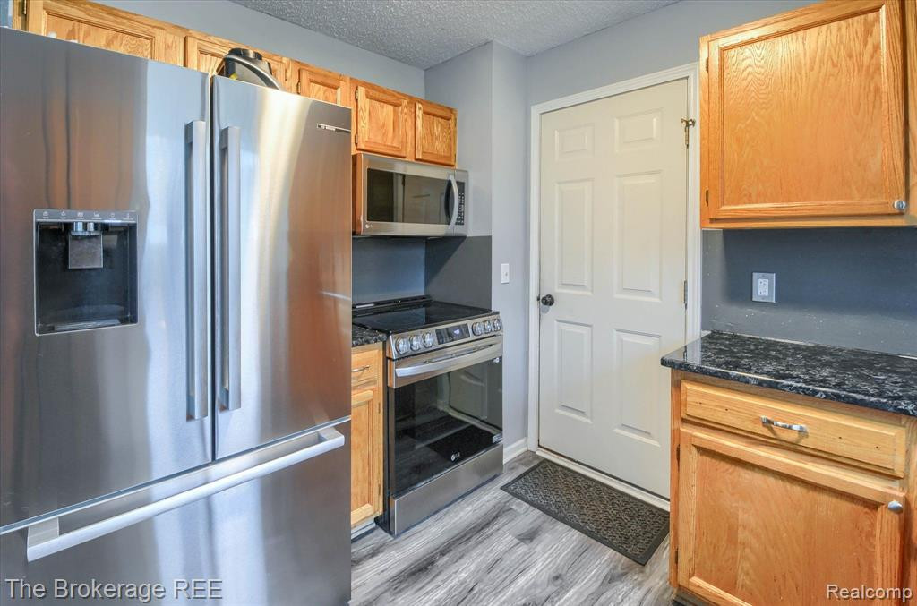 5360 TALL OAKS Drive, Grand Blanc, MI 48507 — Photo 10