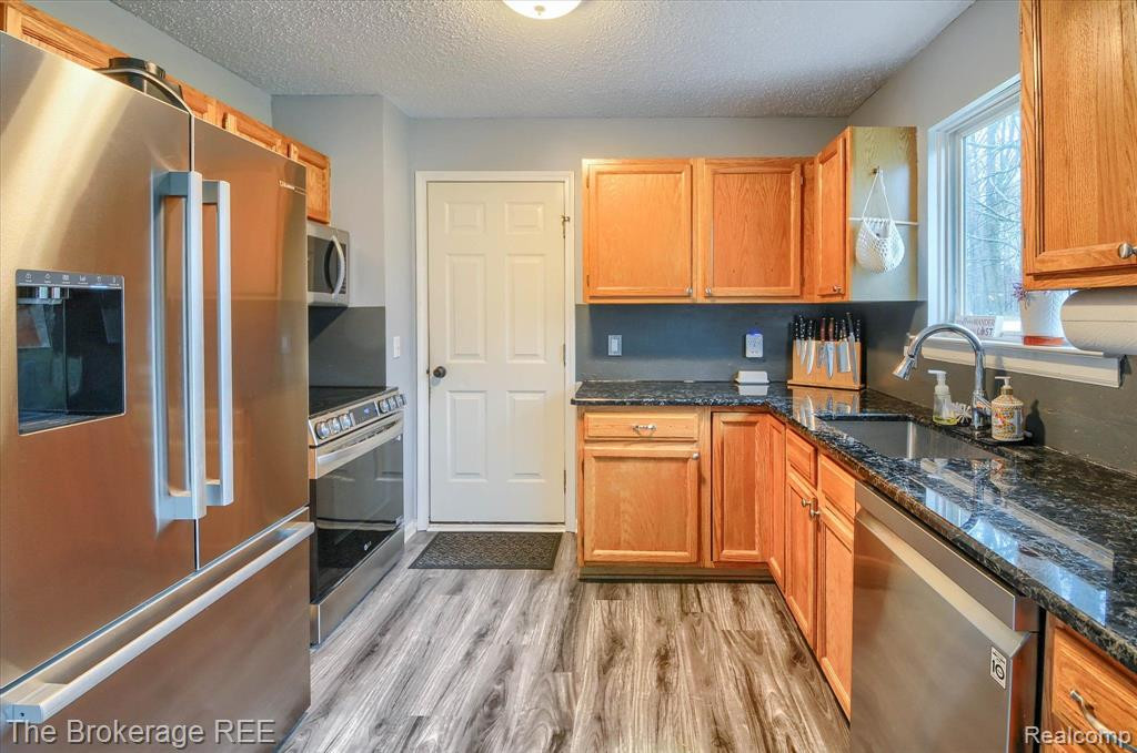 5360 TALL OAKS Drive, Grand Blanc, MI 48507 — Photo 11