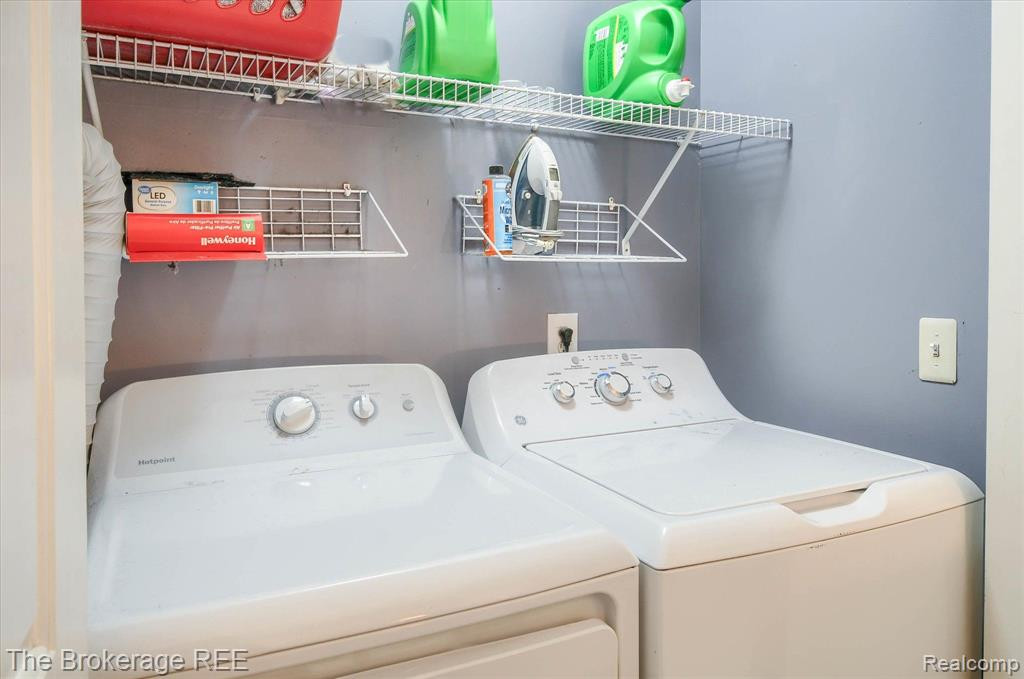 5360 TALL OAKS Drive, Grand Blanc, MI 48507 — Photo 16