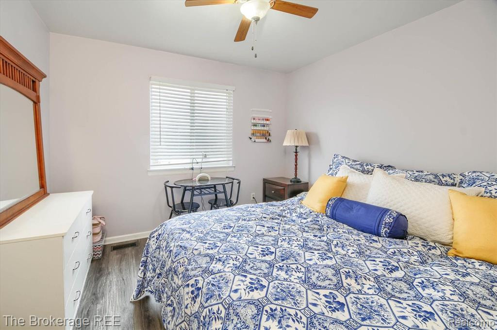 5360 TALL OAKS Drive, Grand Blanc, MI 48507 — Photo 18