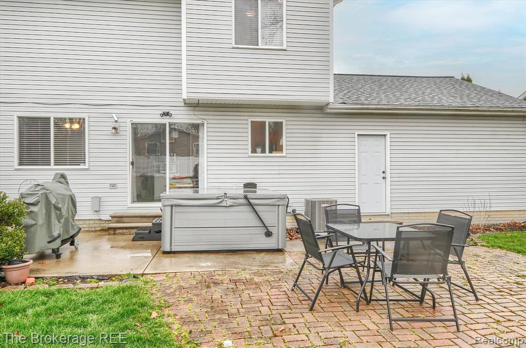 5360 TALL OAKS Drive, Grand Blanc, MI 48507 — Photo 30