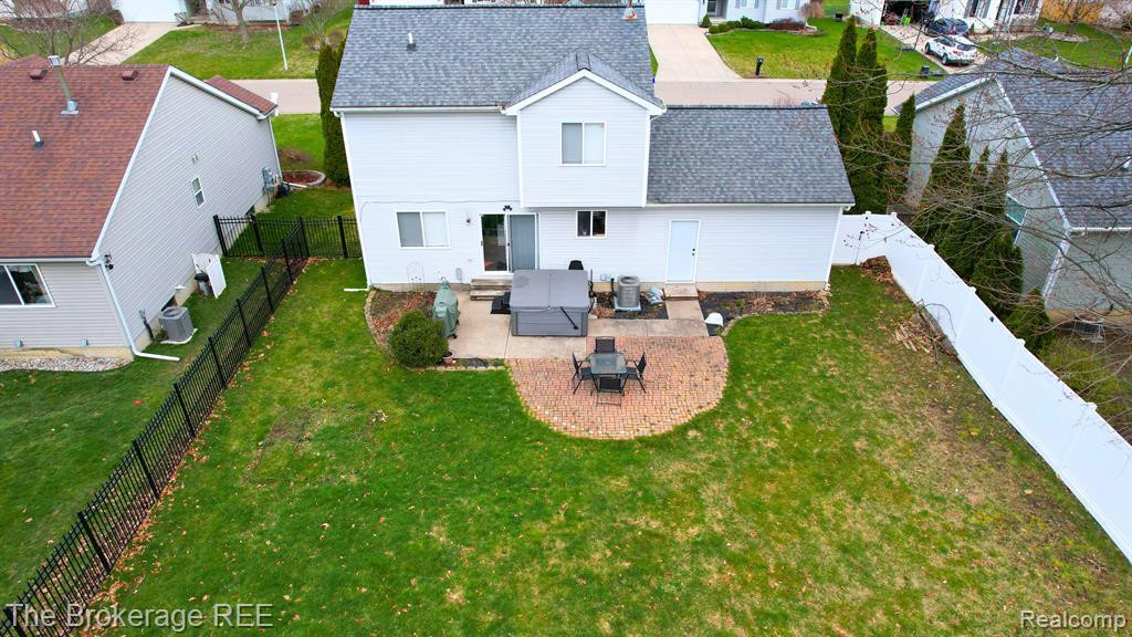 5360 TALL OAKS Drive, Grand Blanc, MI 48507 — Photo 31