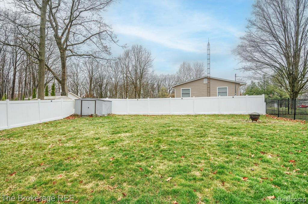 5360 TALL OAKS Drive, Grand Blanc, MI 48507 — Photo 33