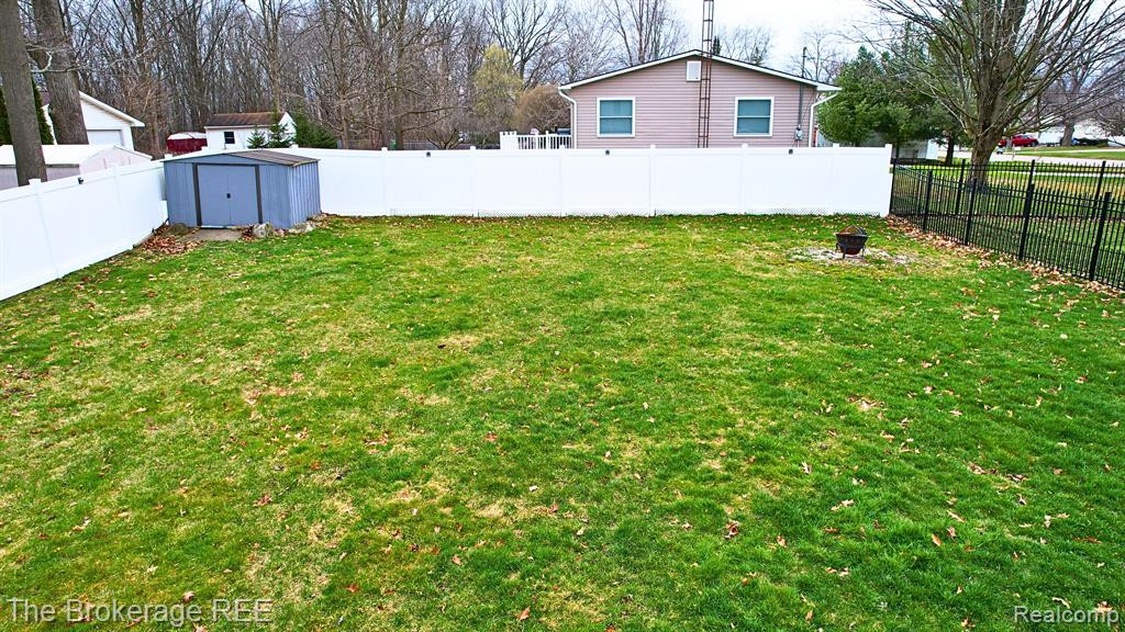5360 TALL OAKS Drive, Grand Blanc, MI 48507 — Photo 34