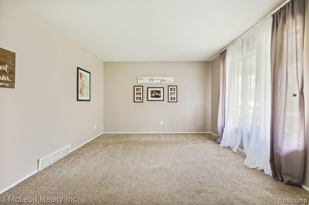 4925 WORTH Street, Millington, MI 48746 — Photo 8