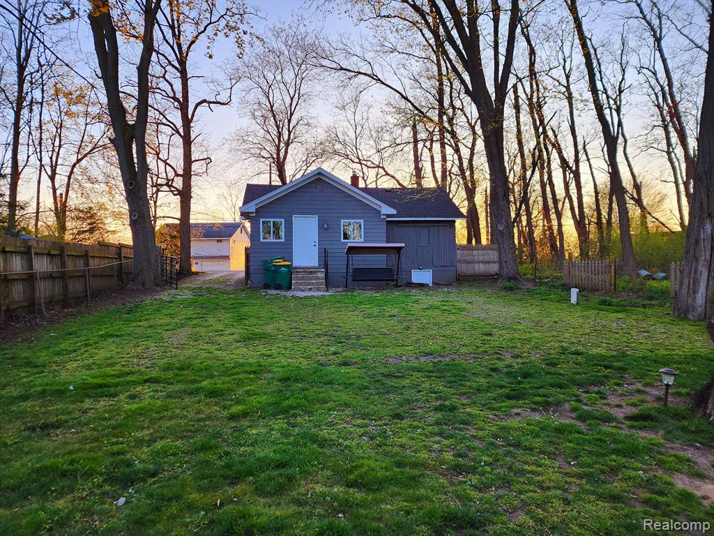 504 E SHORE Drive, Whitmore Lake, MI 48189 — Photo 3