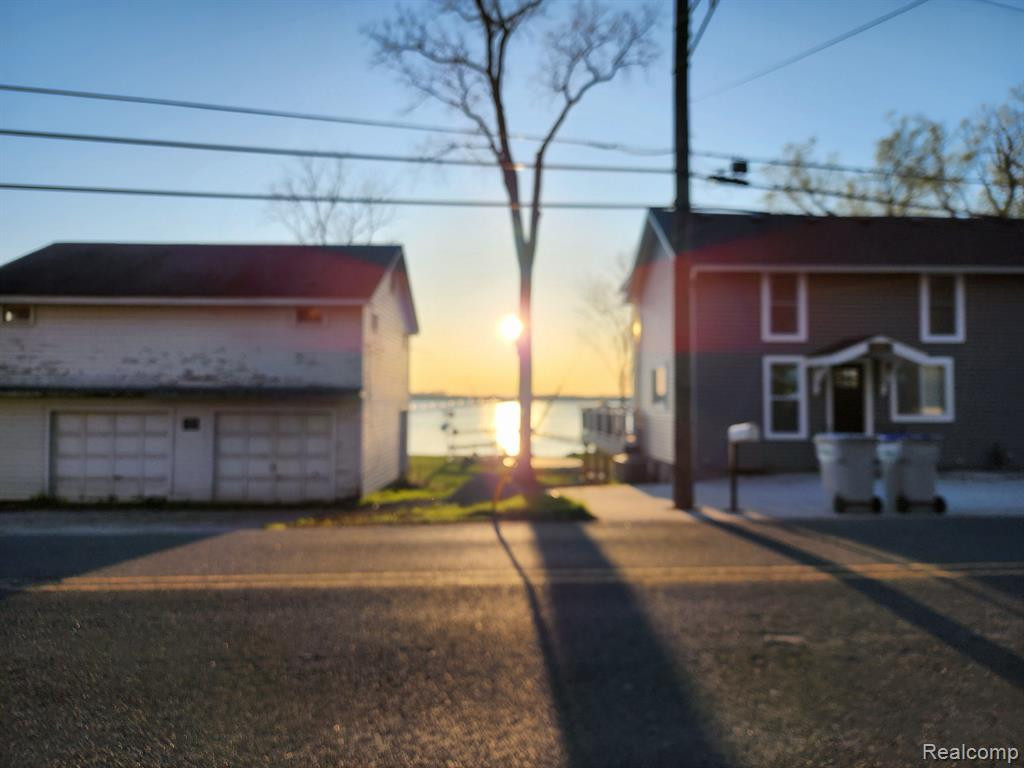 504 E SHORE Drive, Whitmore Lake, MI 48189 — Photo 6
