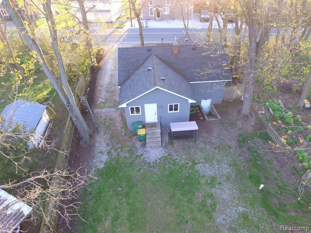 504 E SHORE Drive, Whitmore Lake, MI 48189 — Photo 9