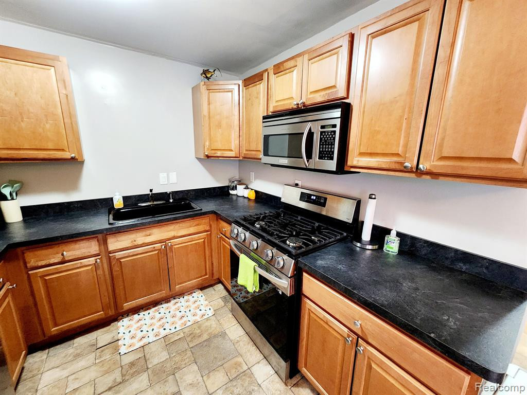 504 E SHORE Drive, Whitmore Lake, MI 48189 — Photo 22