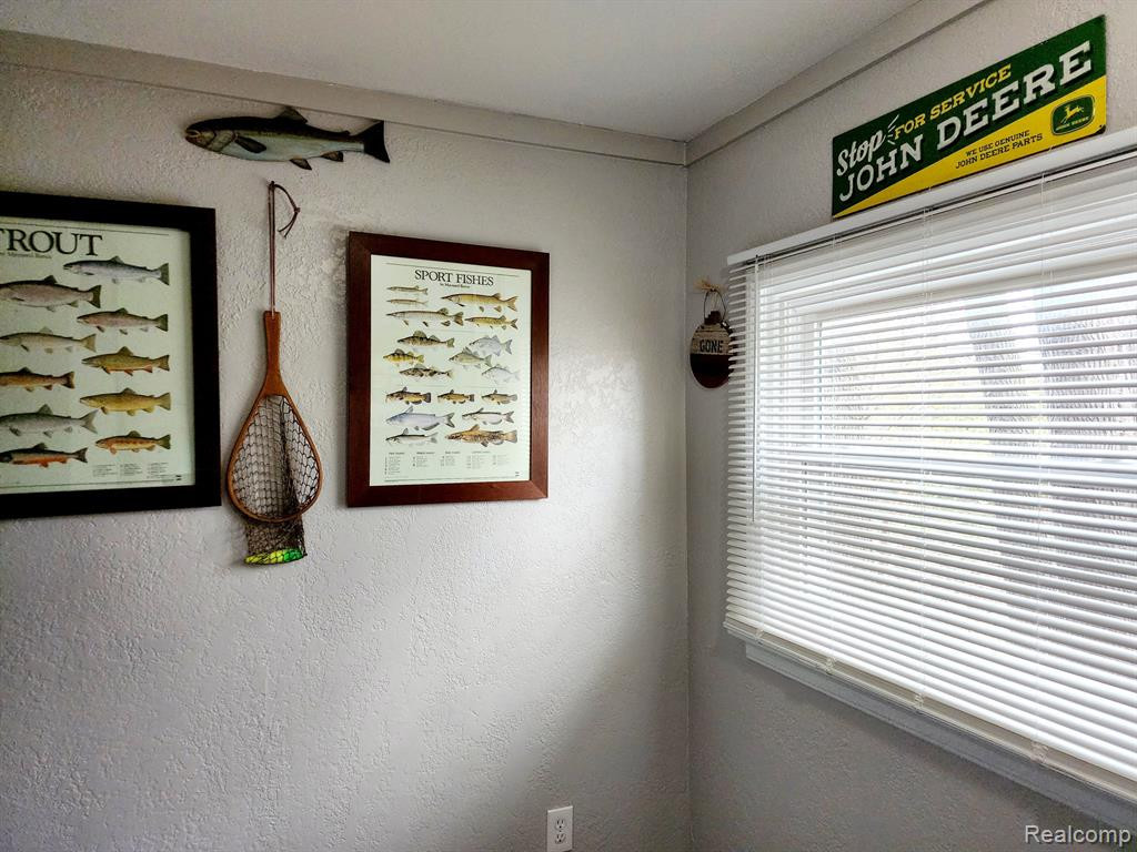 504 E SHORE Drive, Whitmore Lake, MI 48189 — Photo 26
