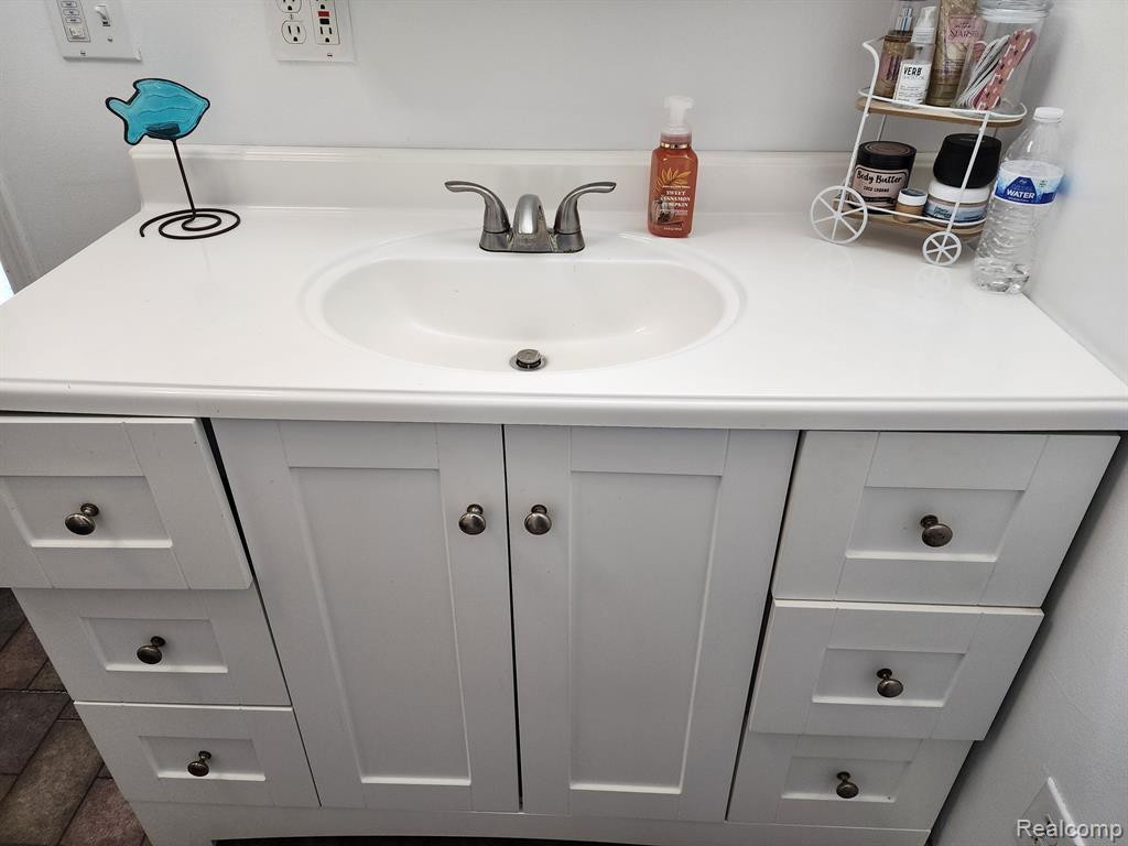 504 E SHORE Drive, Whitmore Lake, MI 48189 — Photo 28