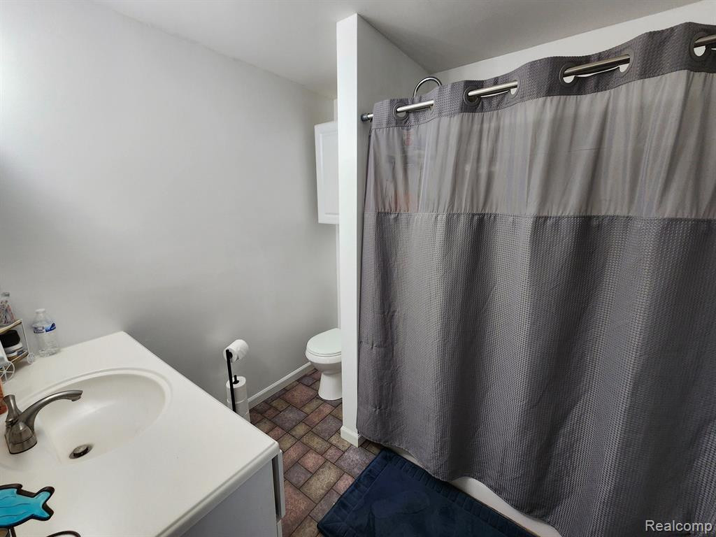 504 E SHORE Drive, Whitmore Lake, MI 48189 — Photo 31