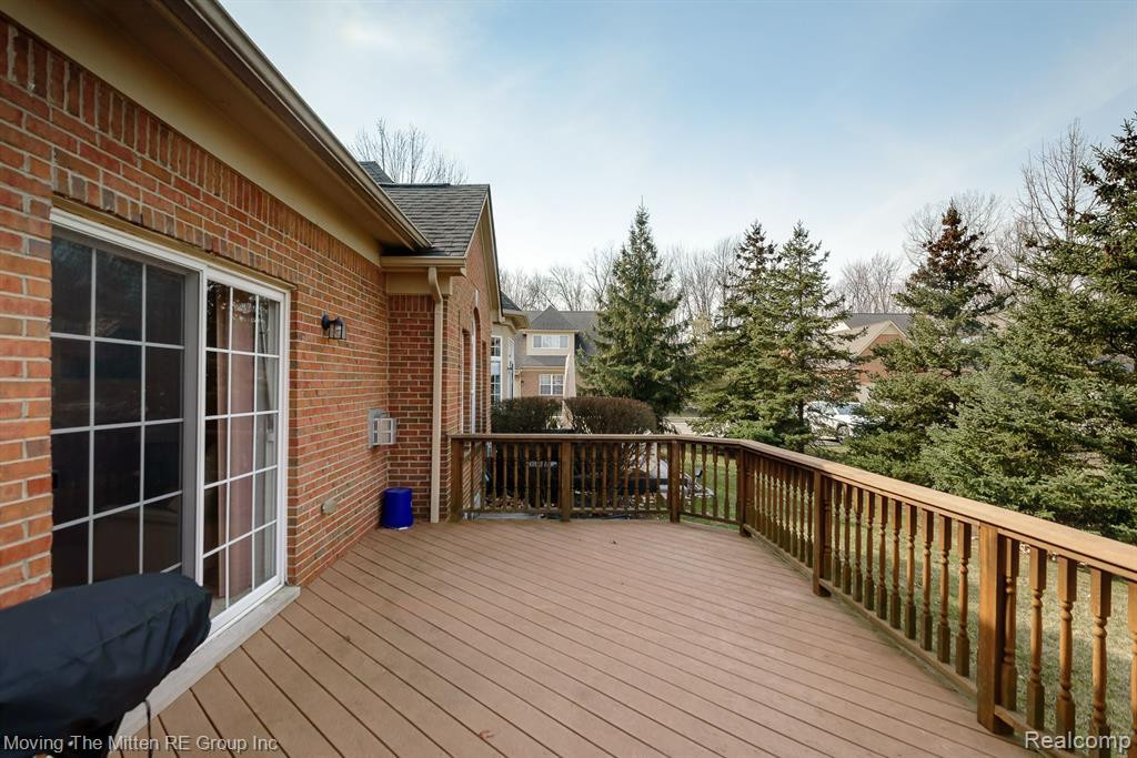 4009 FOREST BRIDGE Drive, Canton, MI 48188 — Photo 33