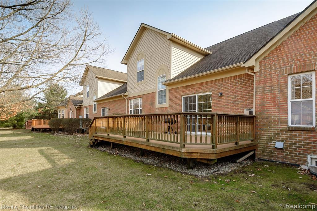 4009 FOREST BRIDGE Drive, Canton, MI 48188 — Photo 37