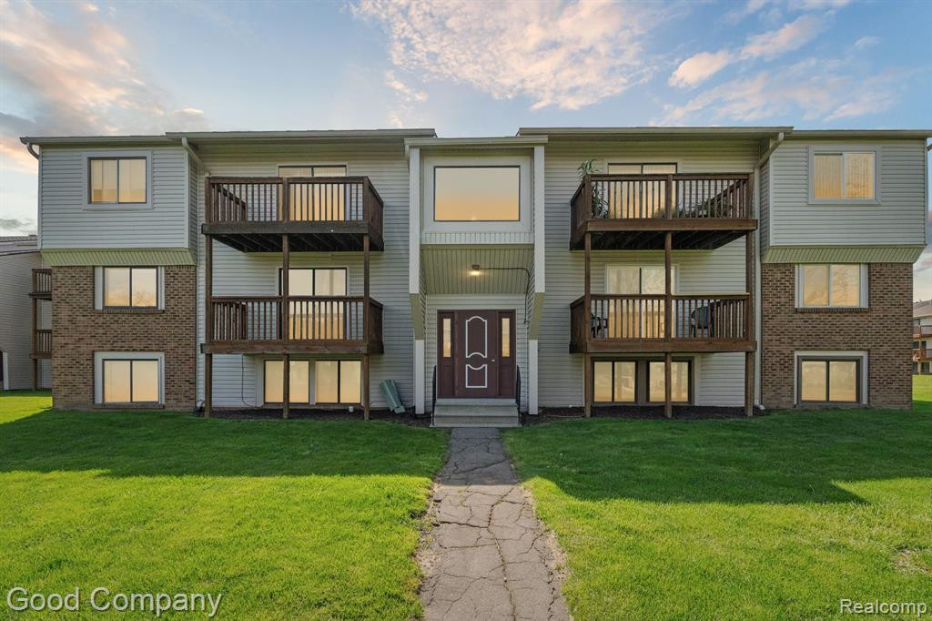 30070 W 12 MILE Road, 125, Farmington Hills, MI 48334 — front exterior