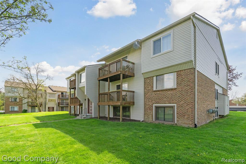30070 W 12 MILE Road, 125, Farmington Hills, MI 48334 — Photo 4
