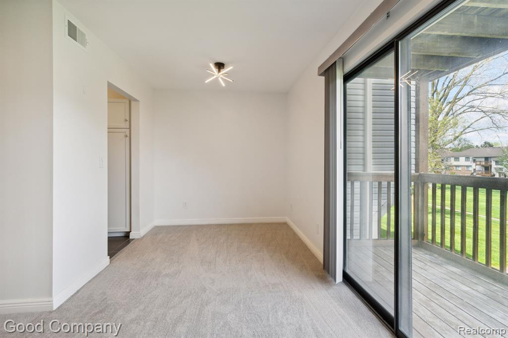 30070 W 12 MILE Road, 125, Farmington Hills, MI 48334 — Photo 7