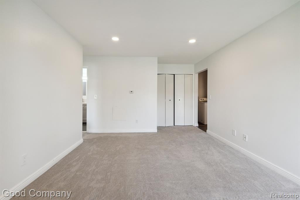 30070 W 12 MILE Road, 125, Farmington Hills, MI 48334 — Photo 11