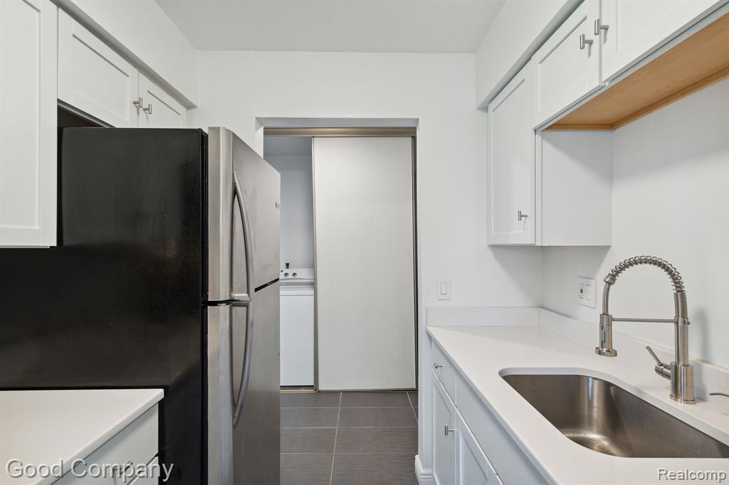 30070 W 12 MILE Road, 125, Farmington Hills, MI 48334 — Photo 15