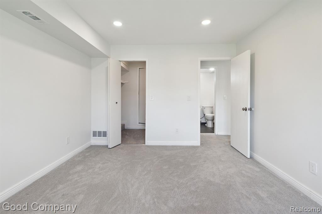 30070 W 12 MILE Road, 125, Farmington Hills, MI 48334 — Photo 21