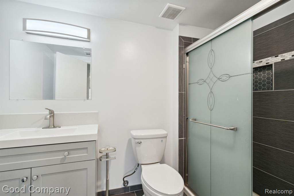 30070 W 12 MILE Road, 125, Farmington Hills, MI 48334 — Photo 24