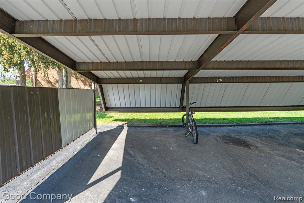 30070 W 12 MILE Road, 125, Farmington Hills, MI 48334 — Photo 39