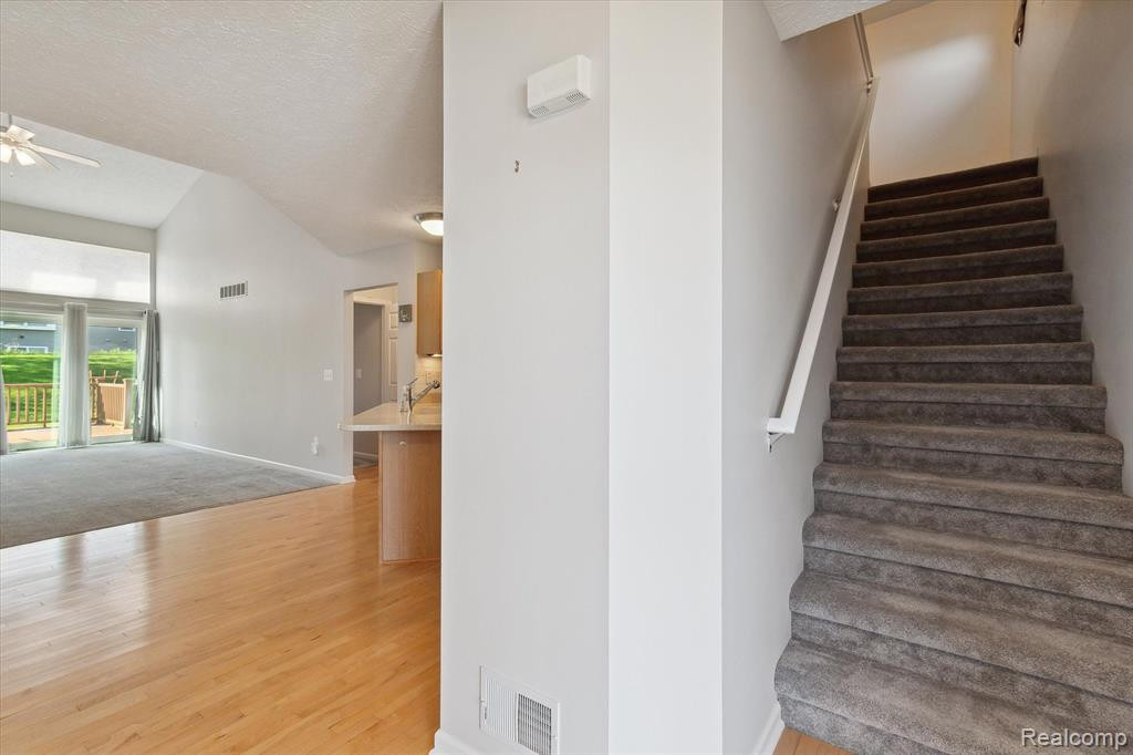 924 SPIREA, Howell, MI 48843 — Photo 7