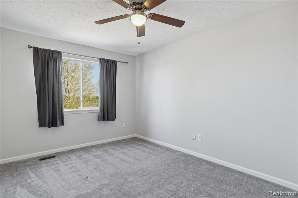 924 SPIREA, Howell, MI 48843 — Photo 24