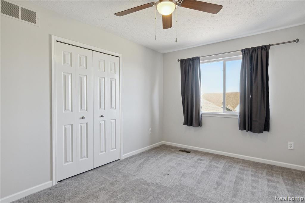 924 SPIREA, Howell, MI 48843 — Photo 25