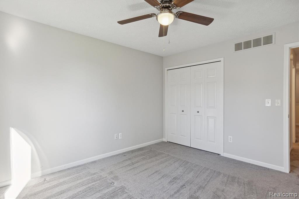924 SPIREA, Howell, MI 48843 — Photo 30