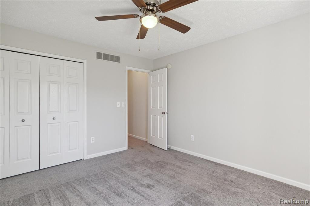 924 SPIREA, Howell, MI 48843 — Photo 31
