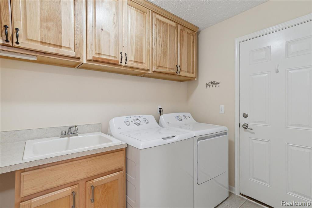 924 SPIREA, Howell, MI 48843 — Photo 34