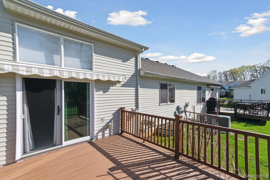 924 SPIREA, Howell, MI 48843 — Photo 43