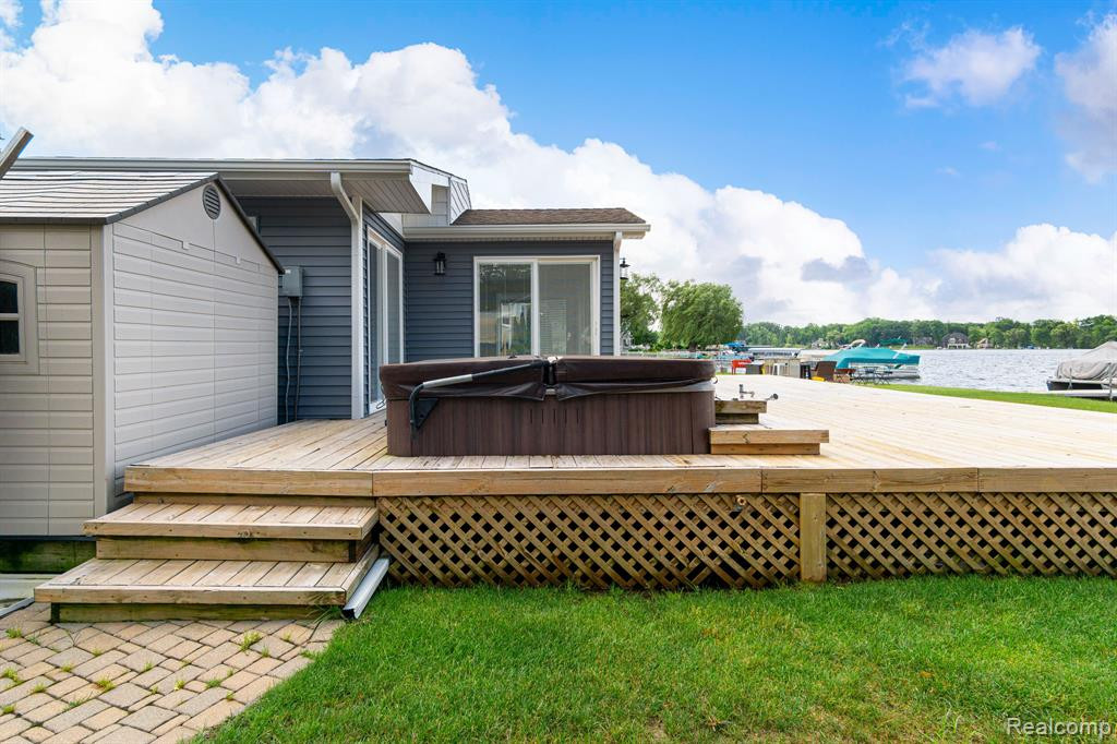 4349 ACHILLA Street, Commerce Twp, MI 48382 — Photo 5