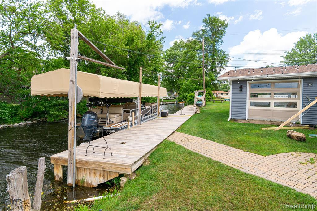 4349 ACHILLA Street, Commerce Twp, MI 48382 — Photo 8