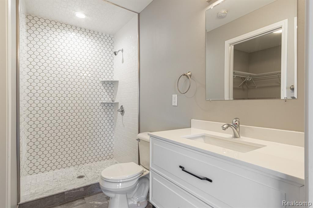 4349 ACHILLA Street, Commerce Twp, MI 48382 — Photo 19