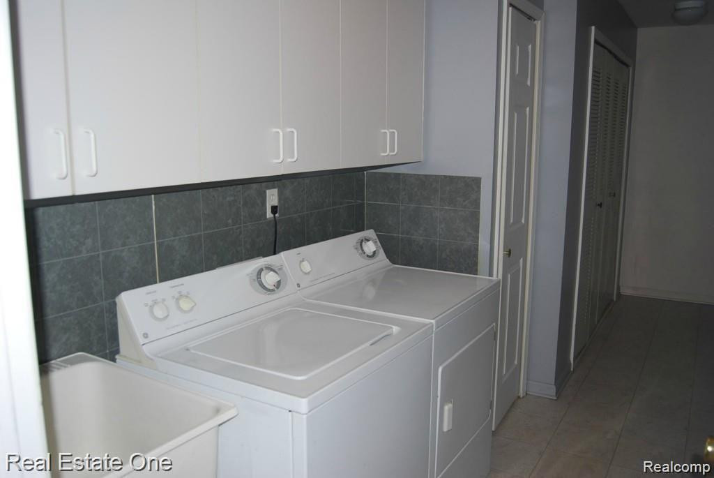 5772 PINE AIRES Drive, 27, Sterling Heights, MI 48314 — Photo 9