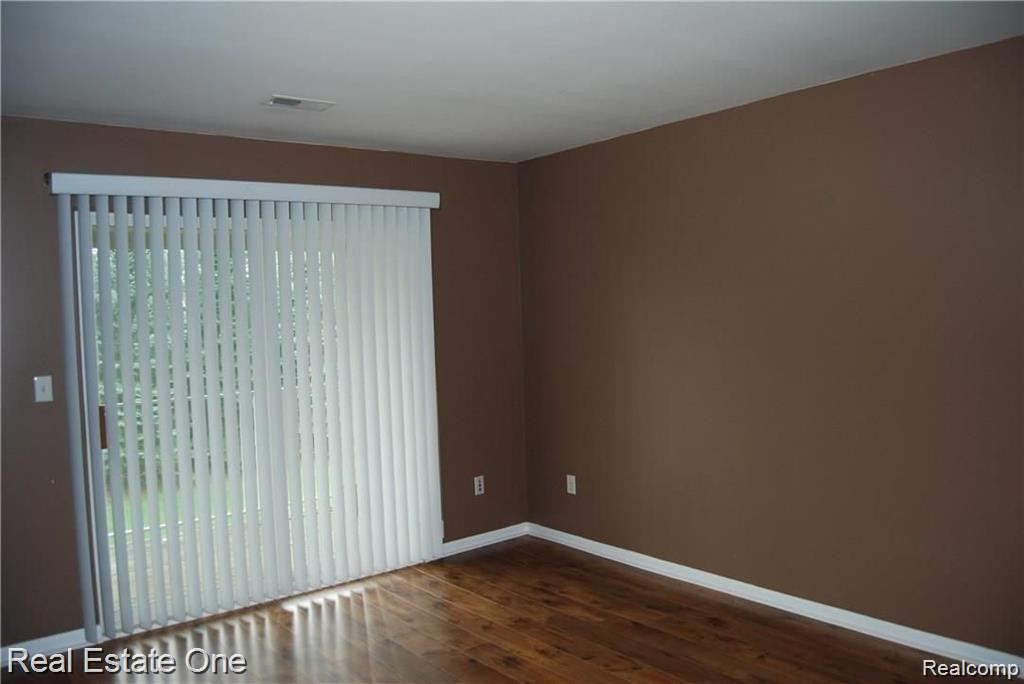 5772 PINE AIRES Drive, 27, Sterling Heights, MI 48314 — Photo 10