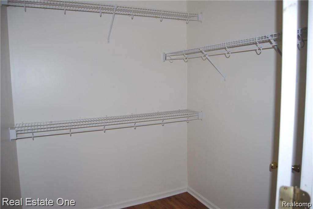 5772 PINE AIRES Drive, 27, Sterling Heights, MI 48314 — Photo 12