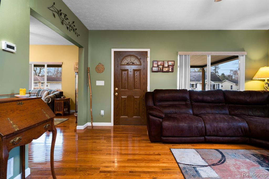 118 N WILLIAMS Street, Stockbridge, MI 49285 — Photo 3