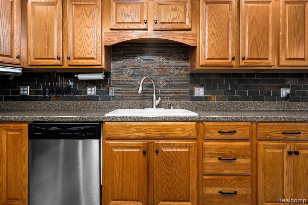 118 N WILLIAMS Street, Stockbridge, MI 49285 — Photo 8