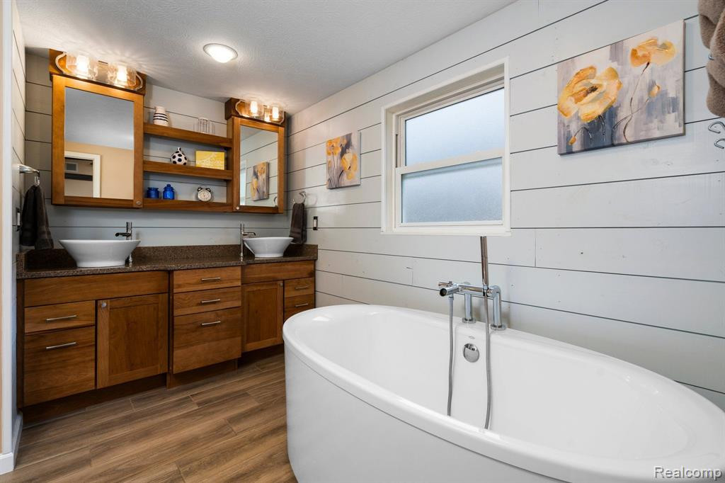 118 N WILLIAMS Street, Stockbridge, MI 49285 — Photo 17
