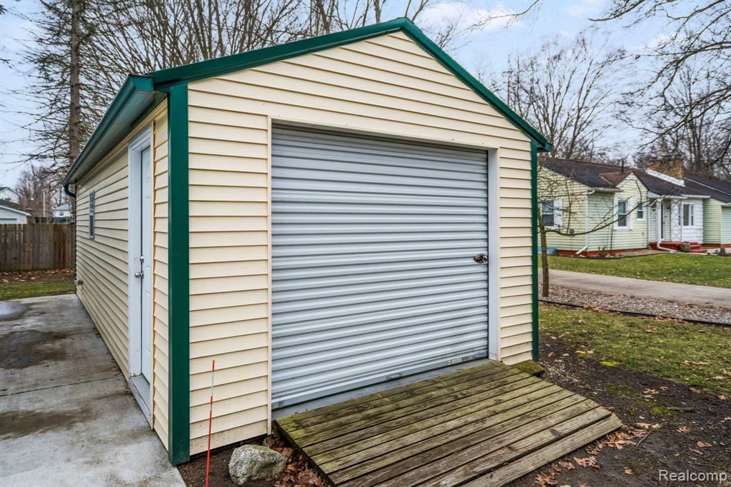 118 N WILLIAMS Street, Stockbridge, MI 49285 — Photo 31
